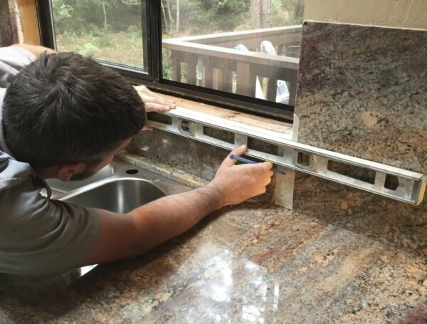 Common Issues with Countertop Installation, Cabinetry, and Shower Walls in Washington State